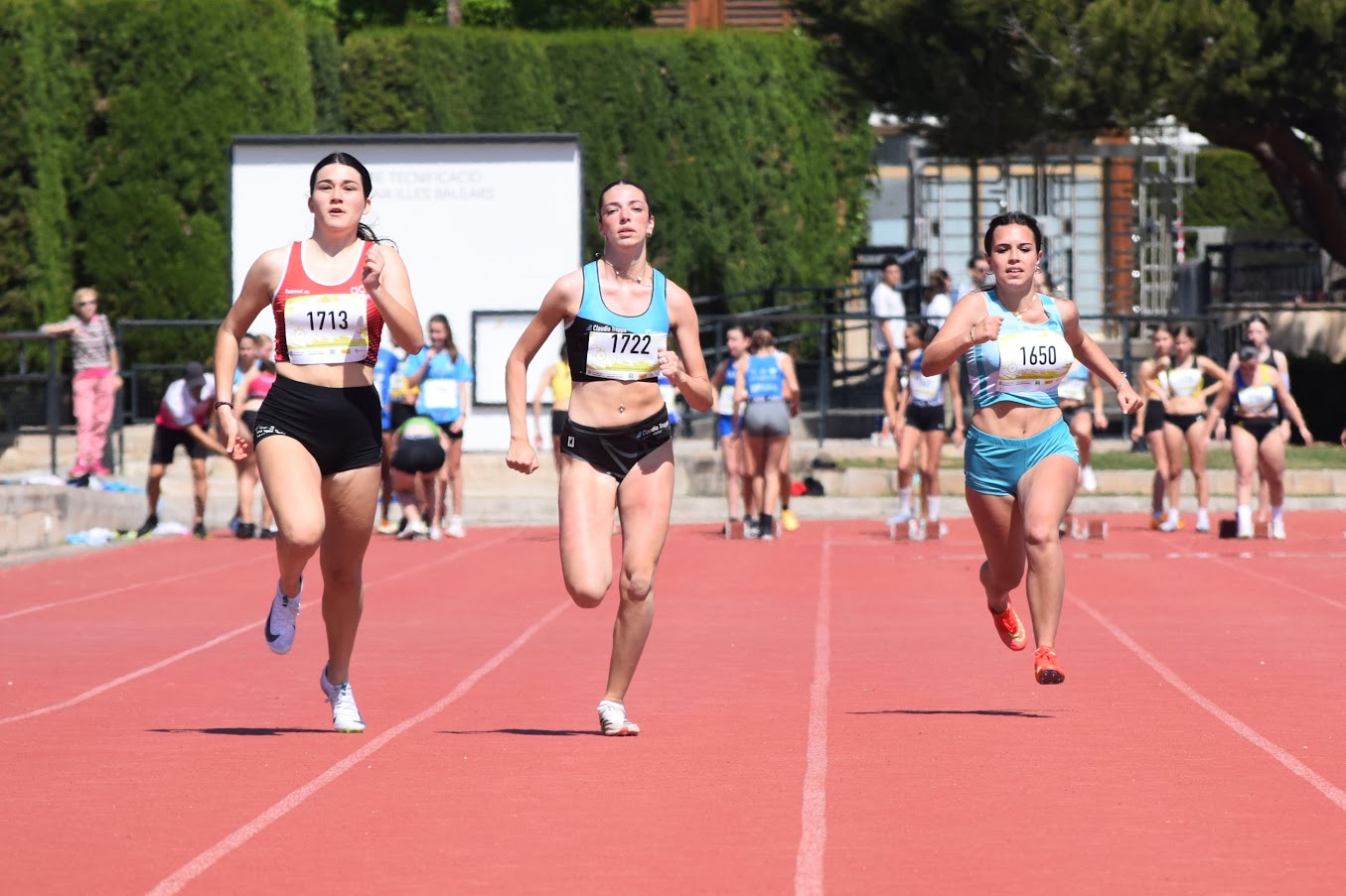 Esprint femení a la recta de la pista