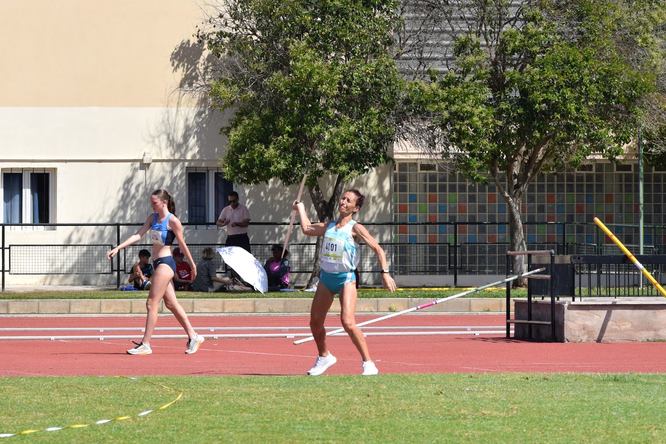 Atleta de l’Atlas preparant el llançament de javelina